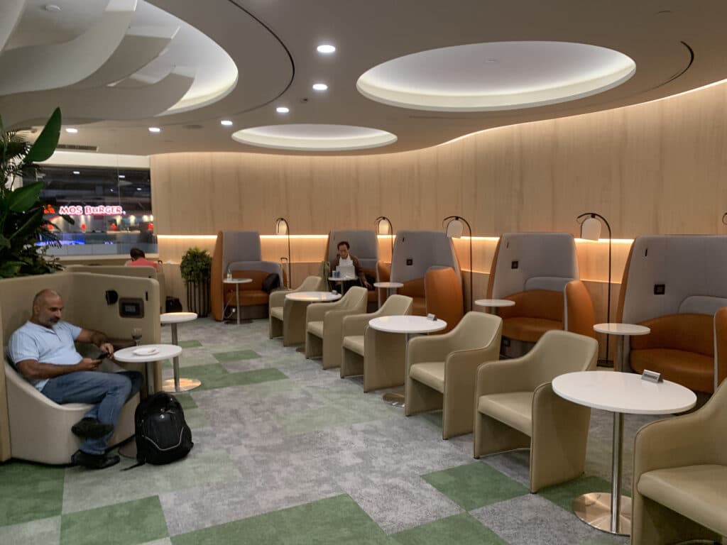 Eva Air 787 Business Class Lounge | Infinity Lounge