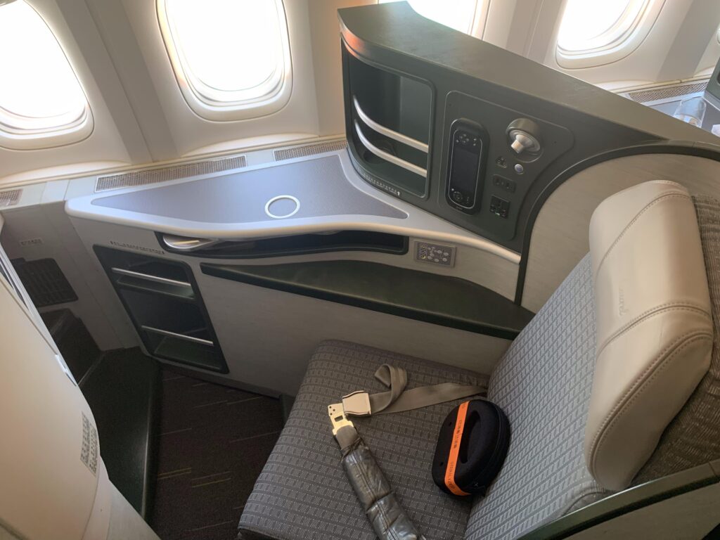 Eva Air 777 Business Class Seat