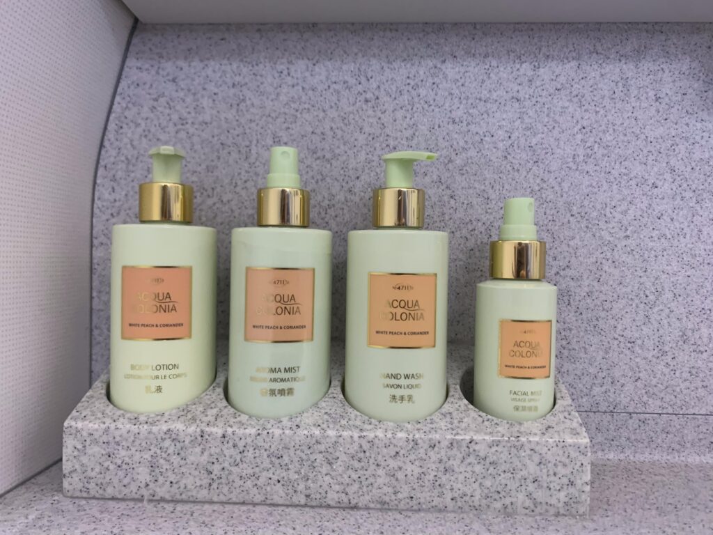 Eva Air Business Class 777 BR 272 Service