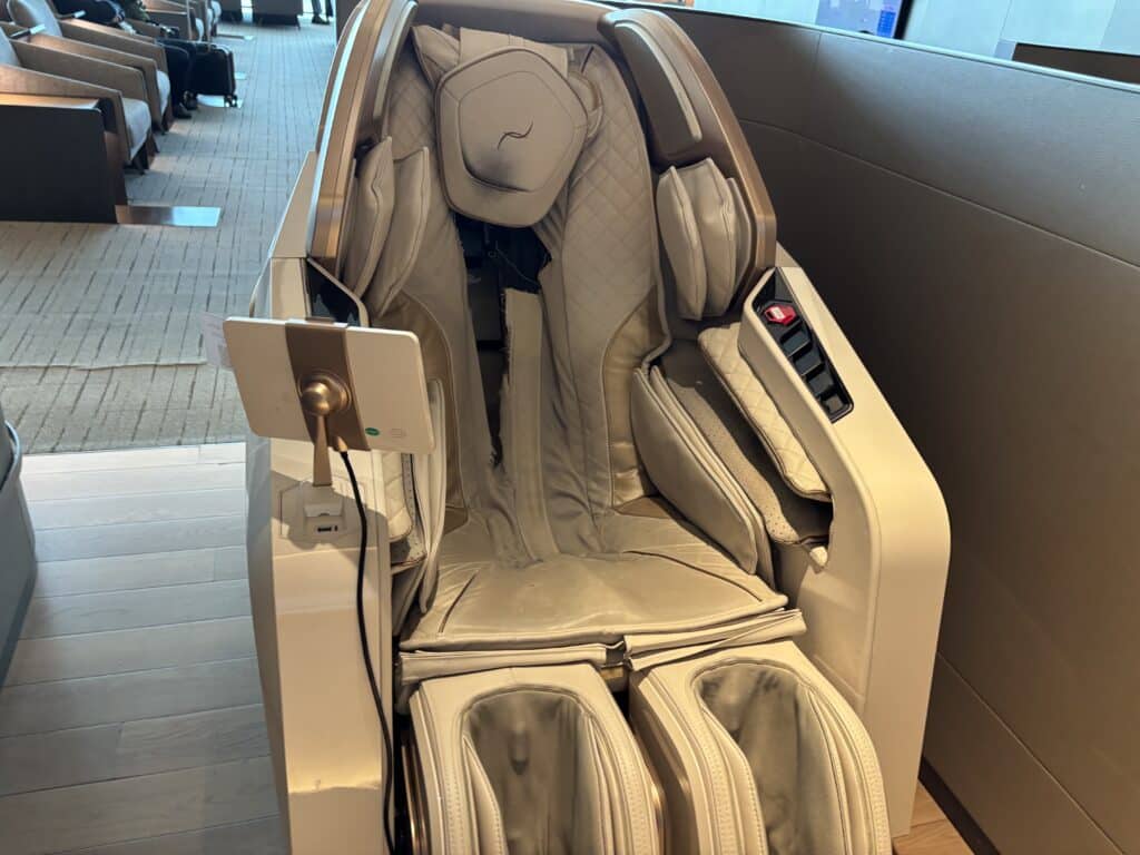 Asiana Airlines Business Class 777 Lounge | Asiana West