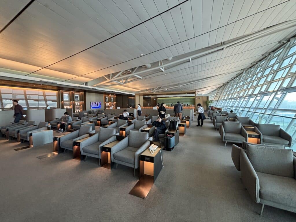 Asiana Airlines Business Class 777 Lounge | Asiana Central