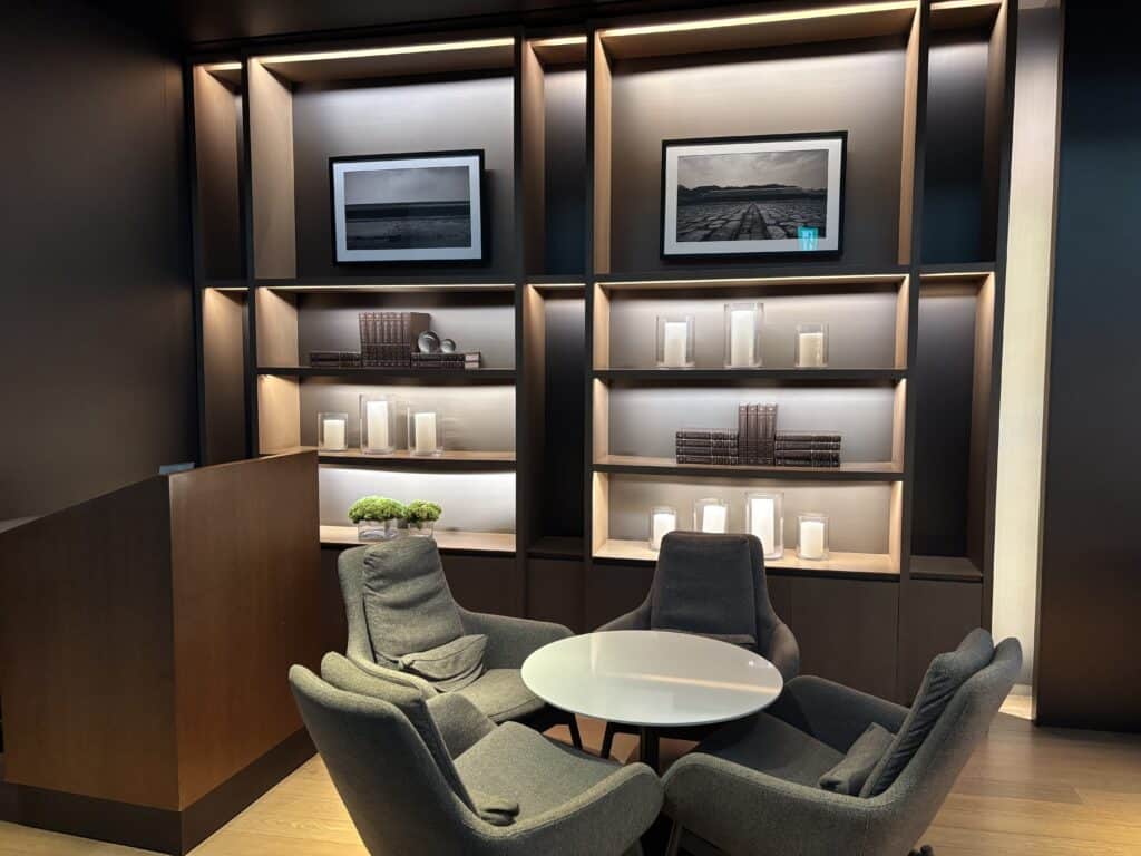 Asiana Airlines Business Class 777 Lounge | Asiana East