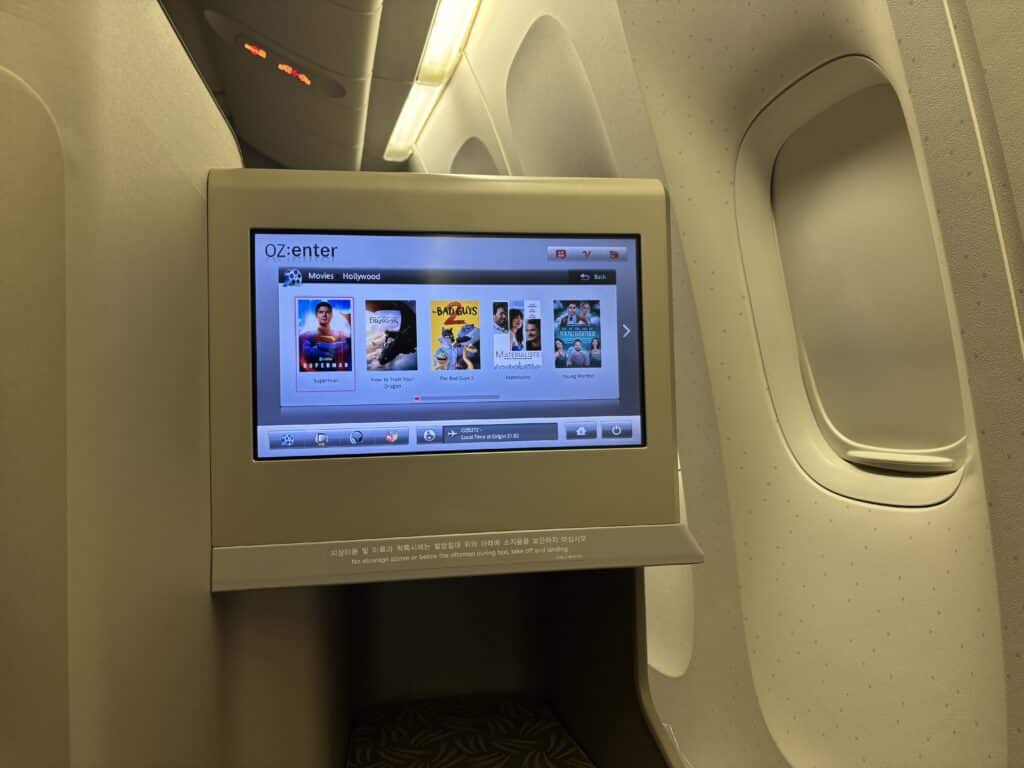 Asiana Airlines Business Class 777 Review | IFE