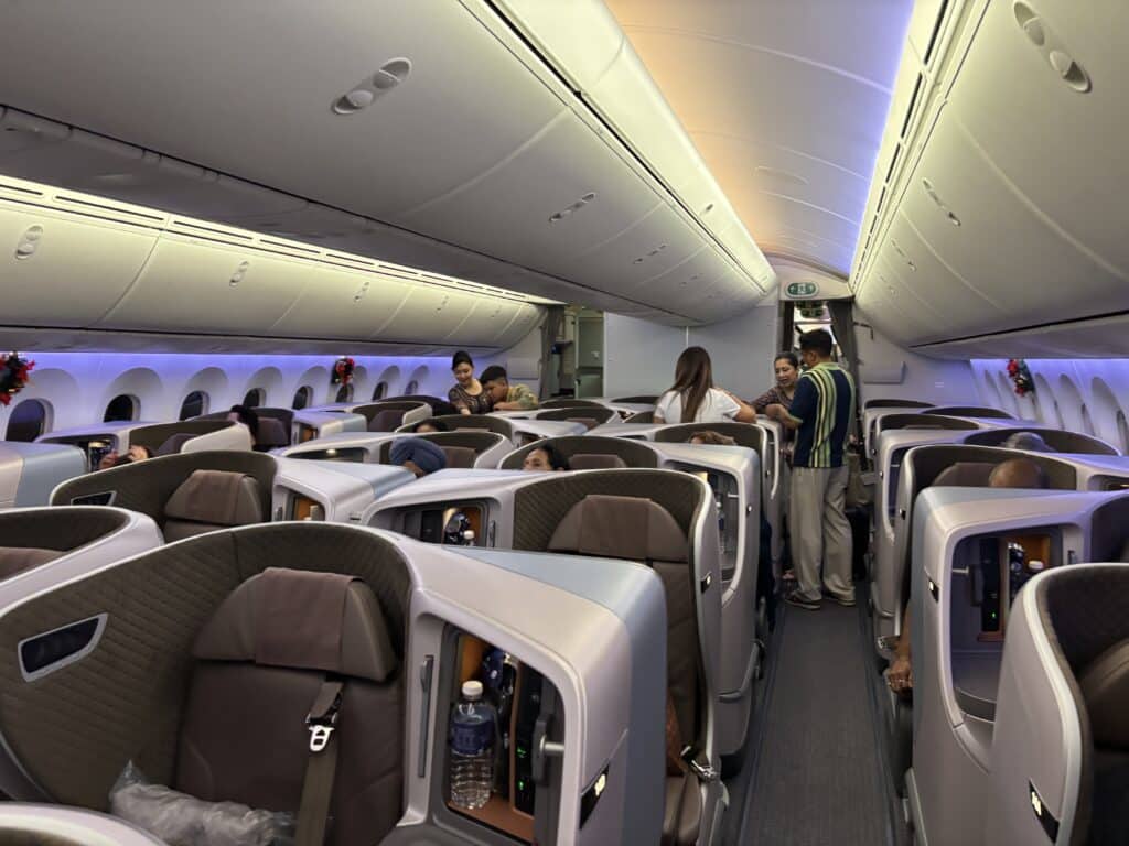 Singapore Airlines Business Class 787 Review | Boarding