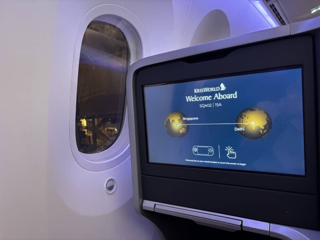 Singapore Airlines Business Class 787 Review | IFE