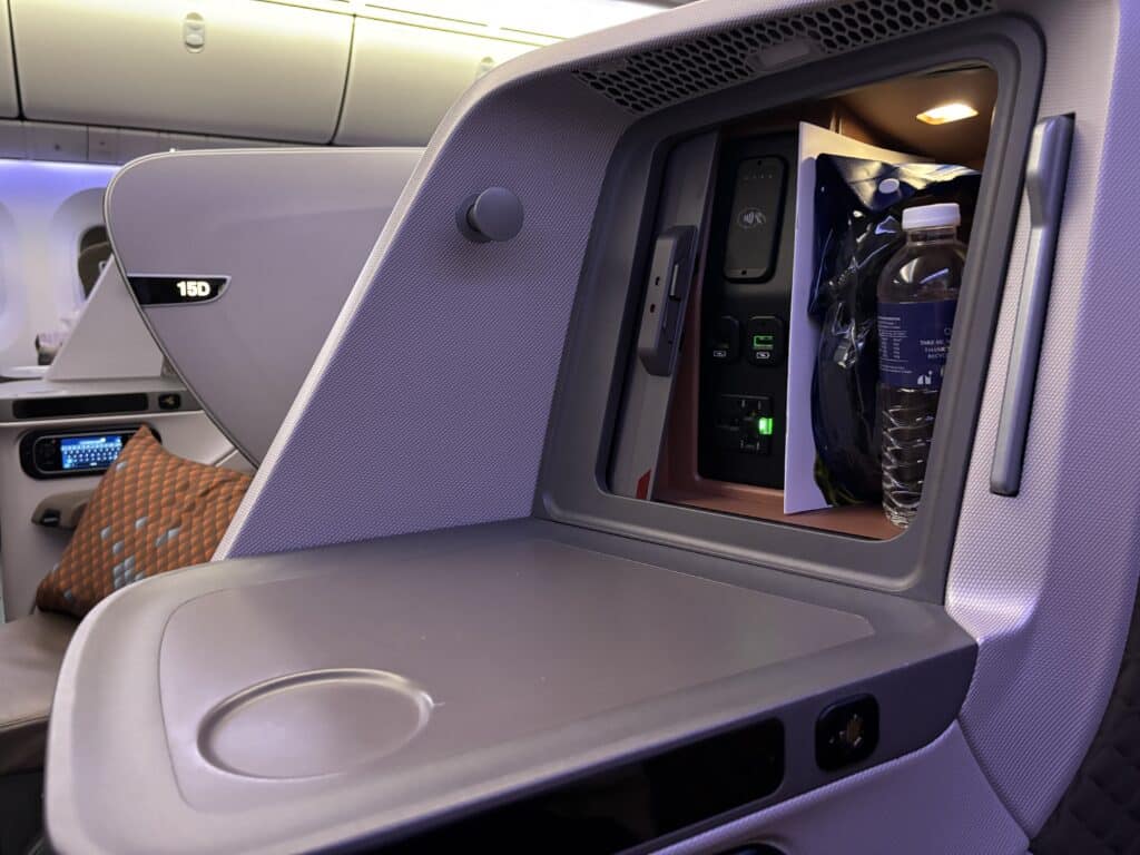 Singapore Airlines Business Class 787 Review | Seat