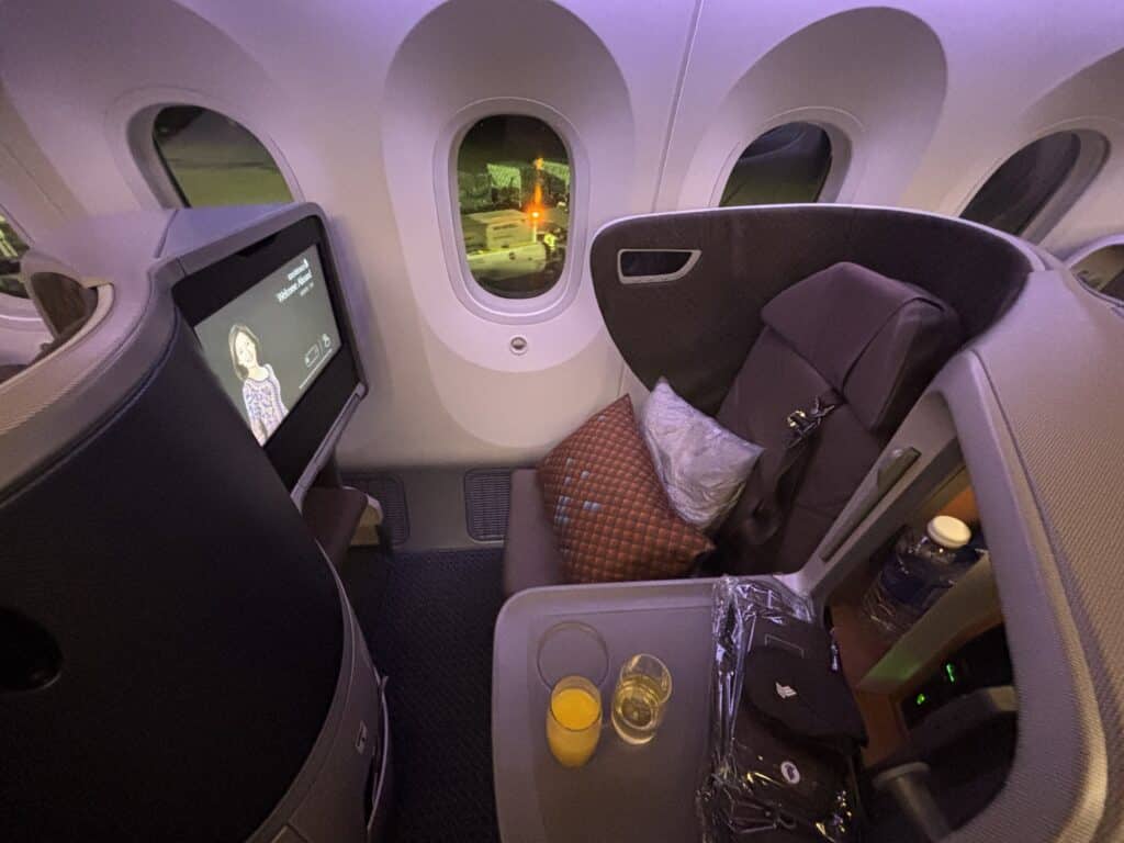 Singapore Airlines Business Class 787 Review | Seat