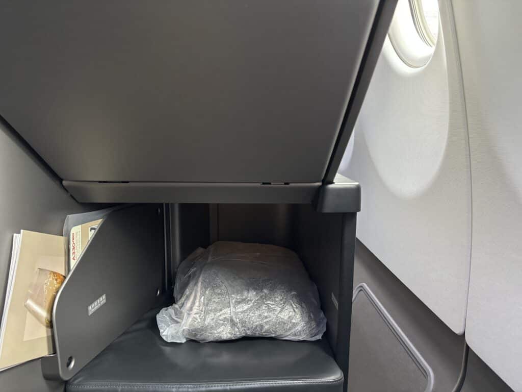 Starlux A330 Business Class | Seat