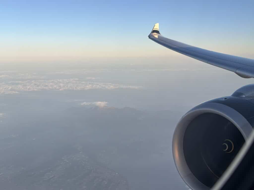 Starlux A330 Business Class | Service